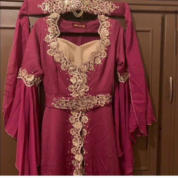 Turkish Dress - Picture 4 of 8